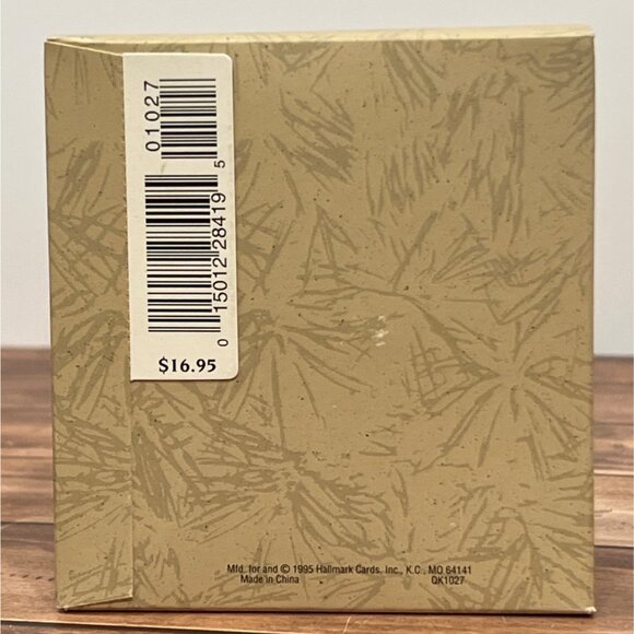 1995 HALLMARK SHOWCASE ORNAMENT QK1027 THE FIREMAN TURN OF THE CENTURY PARADE - Picture 2 of 11